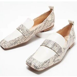 New Women’s Vince Camuto Emenlyn Loafer Flats Faux Animal Print Slip On. Size 9.